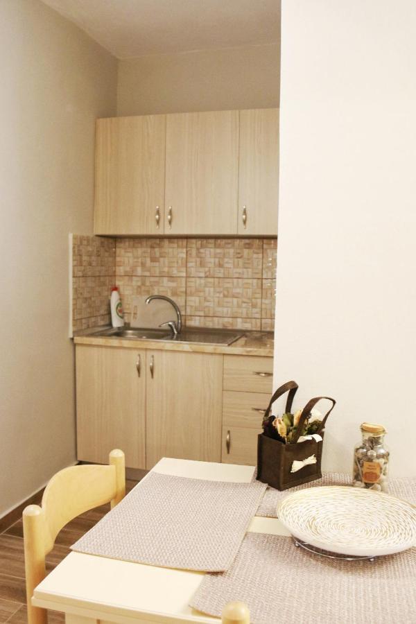 New Bazaar Arben'S Apartment Tiranë Eksteriør bilde