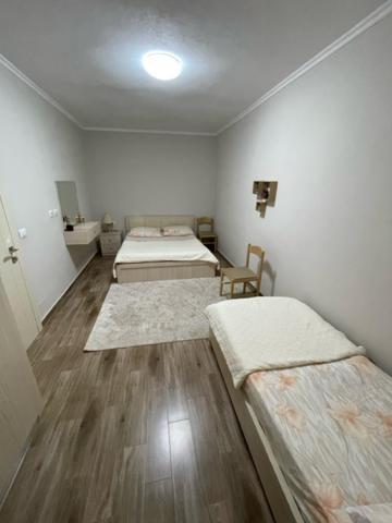 New Bazaar Arben'S Apartment Tiranë Eksteriør bilde